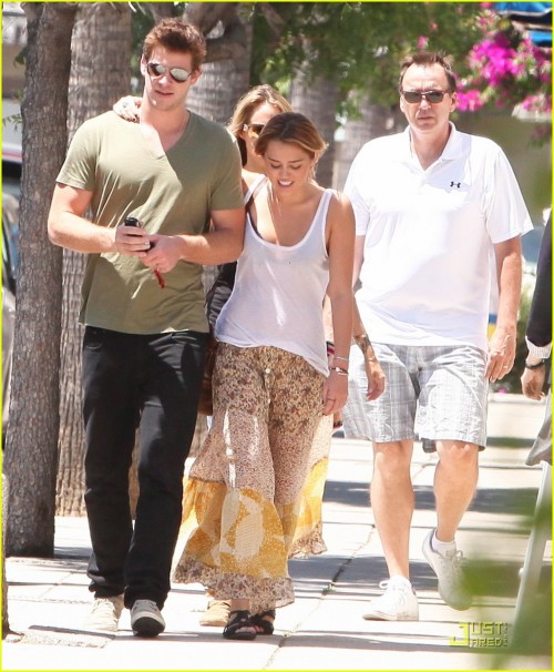 miley cyrus liam hemsworth pasadena