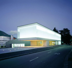 enochliew:  M.A.X. Museo by Durisch + Nolli An elegant translucent façade that looks best at night. 