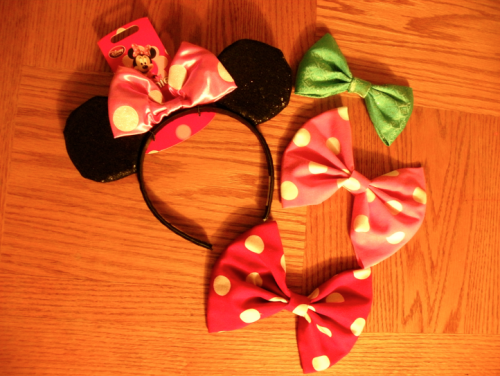 mickeyandminnie:kanzashikreations:This is our first giveaway in a long time so we thought we should 