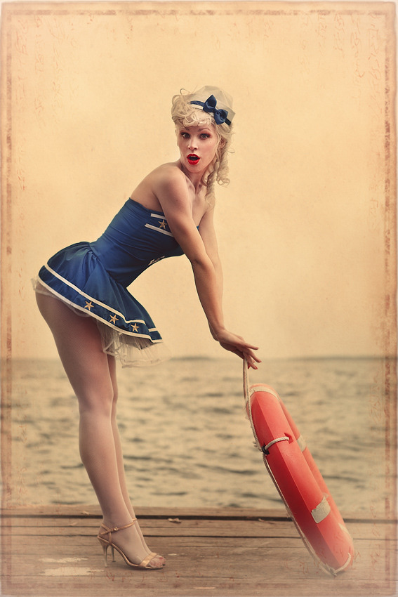 imagelike:  (via New Pin-Up Girl | Yuri Iluhin) 