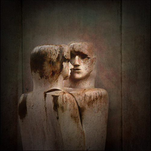 martamara:  …incontrartiin un paradigma di emozioni    ognuno tace    la propria inquietudine… L. Gi