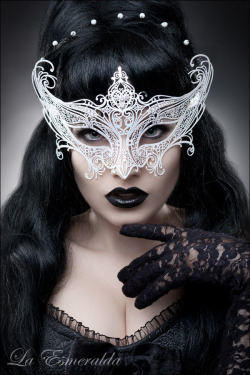 alternativepurple:  La Esmeralda,Masquerade 