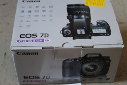 michaelfuckingtai:  END OF THE SUMMER GIVEAWAY : CANON EOS 7D (Goddess of SLR’s) So, end of summer is drawing near, and my canon has been by my side everywhere i went this summer. But now That i’ll be working again, and barely have any freetime.