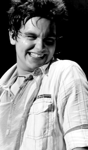 i-needyouforeverbaby:  O Luan tem 4 sorrisos diferentes: Um quando ele está cansado