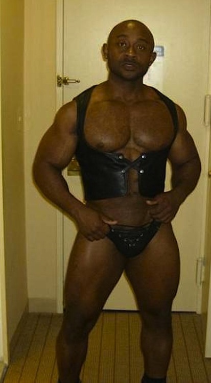 poppasplayground:  #MANdingoMondays Butta’face #Bottom 