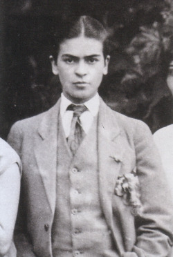 sore-thumbelina:  Guillermo Kahlo, Frida in Men’s Clothing, 1926 