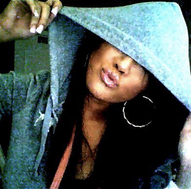 She sell dope, do hair & babysit at the same house