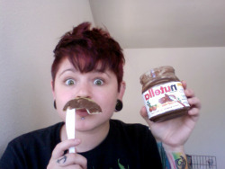 Olivepaintsalot:  A Nutella Apple Moustache. Lovely Lunch Time Snack.  