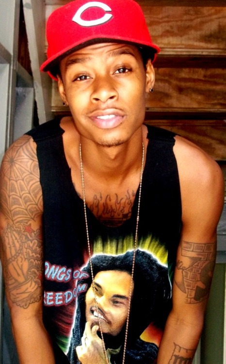 iammacmaine:  shanewavyboi:  ;p  *Screams*