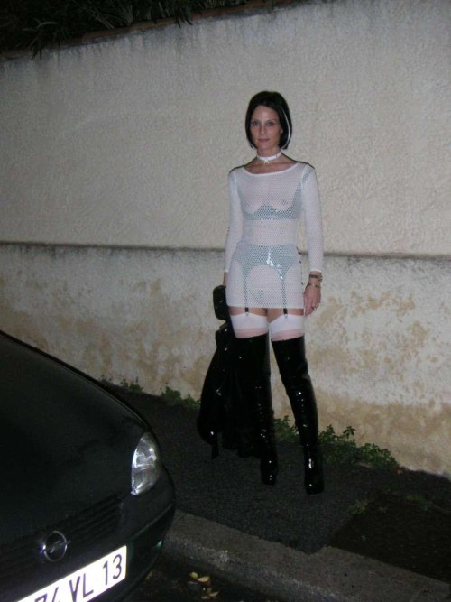 sylvia-tom:  colllared:  publicpet  Her next adult photos