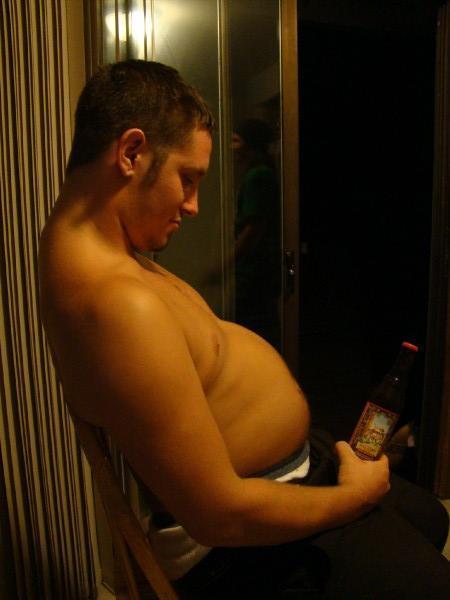 fuckyeahbeerbellies: can I open that for you?   :P