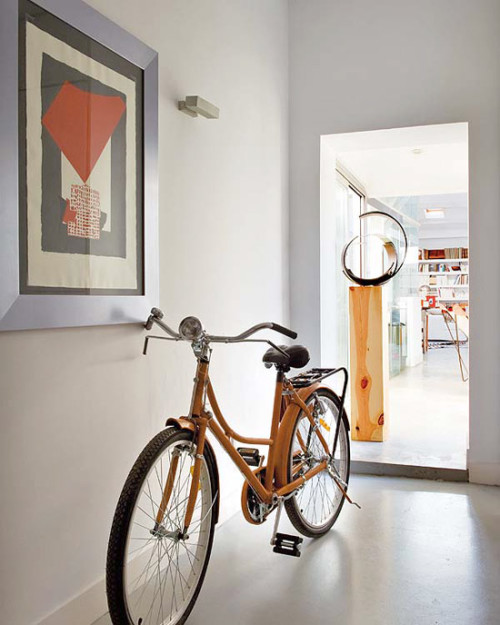 enbicivoy: micasaessucasa: (via TheDesignerPad - Lofty Vision) Foto de una bici con arte.