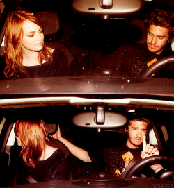 Clive-Handjob-Deactivated201210:  Emma Stone &Amp;Amp; Andrew Garfield → Leaving