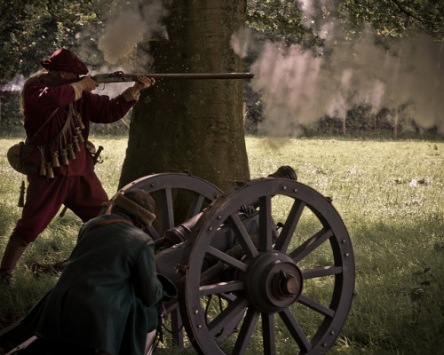 lissbirds:dailyreenactor:Smoke and Flame by Nervous Pete on Flickr.Absolutely gorgeous.