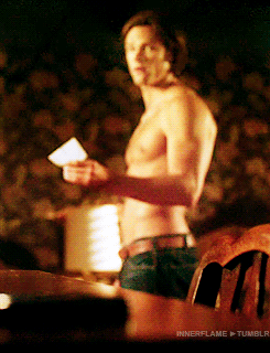 yachirobi:  Evan ran to the mirror and lifted his shirt. &ldquo;Dude!&rdquo;