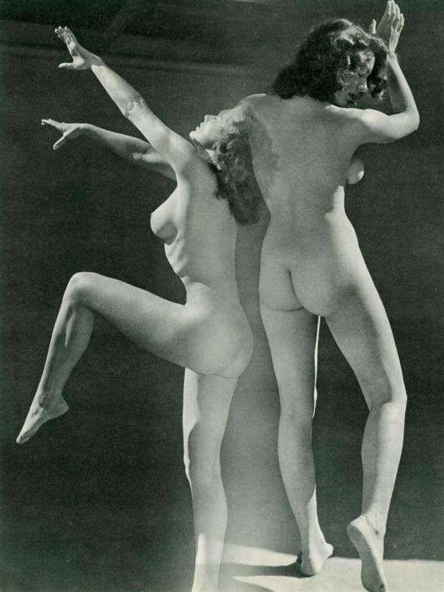runawayerotica:realityayslum:{ Andre de Dienes - Prancing Nudes, c.1950 }