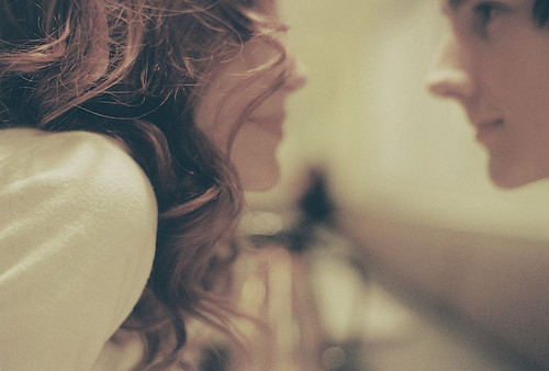 As mais lindas palavras de amor são ditas no silêncio de um olhar. - Leonardo