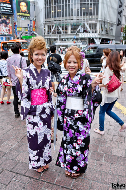 Shibuya girls in yukata on the day of the Sumida River Fireworks Festival 2011.