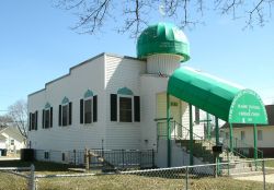 everqueer:  The Mother Mosque of America, Cedar Rapids, Iowa. Built in 1934, it is the oldest standing mosque in North America. The continent’s first mosque was erected in 1928 in Ross, North Dakota, but was torn down in the 1970’s. 