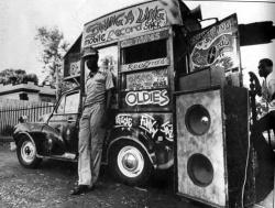 rootsnbluesfestival:  Mobile Jamaican sound-system   ….we need more of these rolling around.