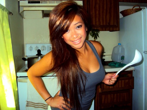 dianneduran:  lemme cook for u :)  adult photos