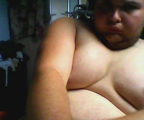 cam4chubs:  nudeboy92   this is kinda like the body my man has&hellip; dayum..