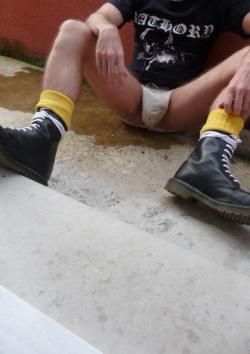 jockpig:   Sniff  mmm…lick