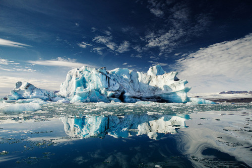 sadsundaynights: Iceberg ahead! by m_a_n_o_l_o on Flickr.