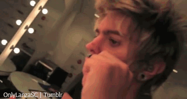 the-only-way-to-feel-blog-deact:  HappyBDayThomas 