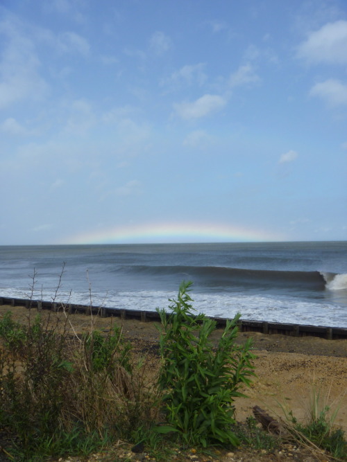 shinsengumi14: in less rage filled news, here is a post-Irene rainbow over the ocean in Elberon toda