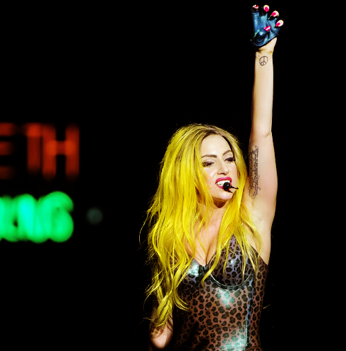 VMA VMA VMA! Mother monster GOOD LUCK 