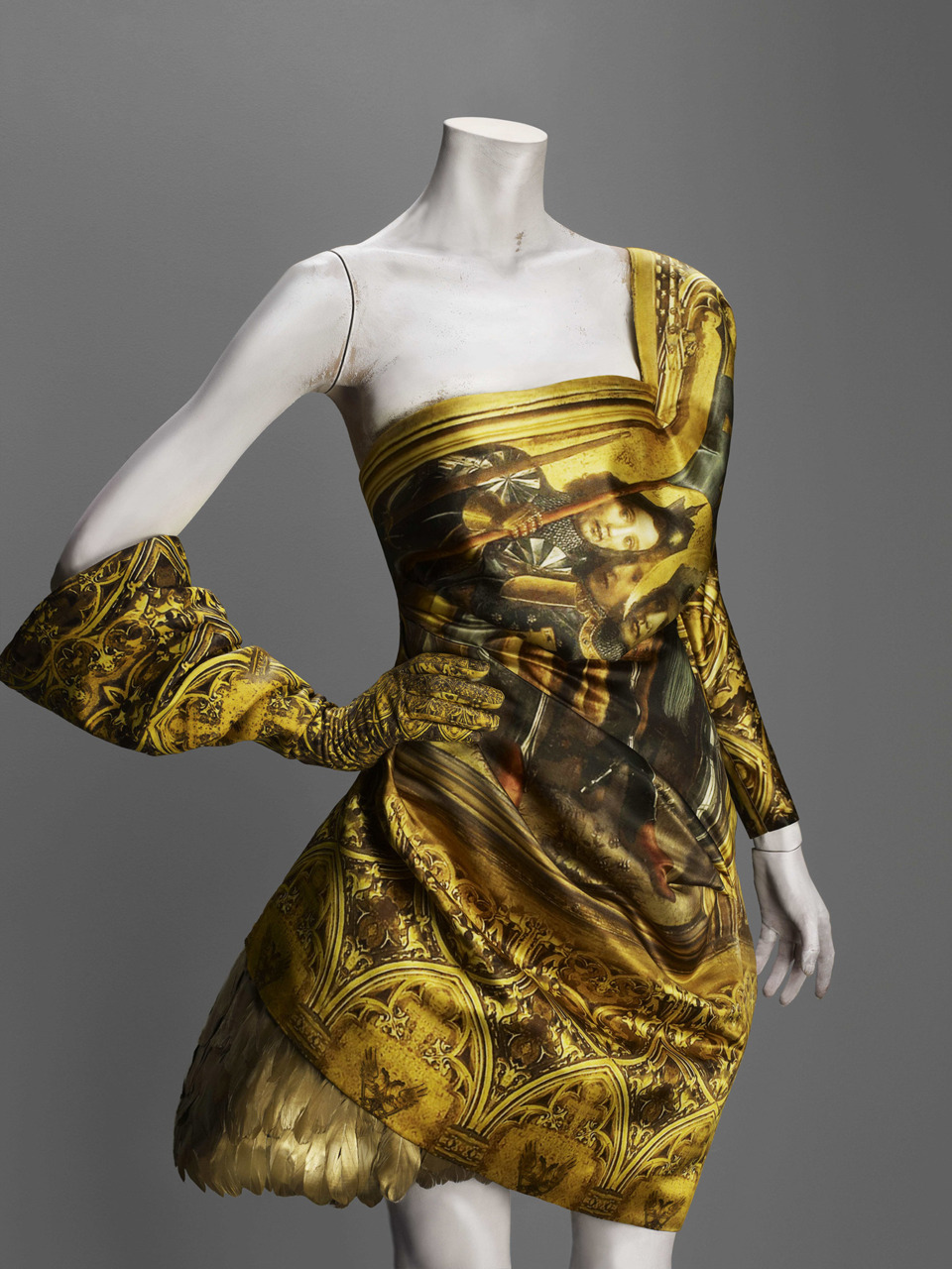 tomeartispure:  These expressive pieces are displayed at the Alexander Mcqueen: Savage