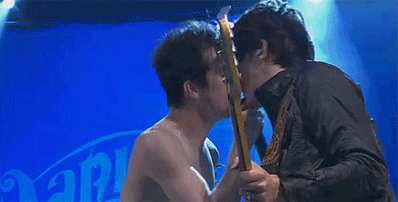 thebrokenglassinmorninglight:   Panic! at the Disco at Reading Festival 2011.  Oh