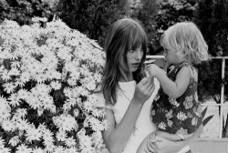idylle&ndash;deactivated20120814:  Jane Birkin with her first daughter Kate Barry 