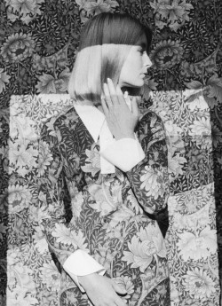 theswingingsixties:  1966 floral fashion.