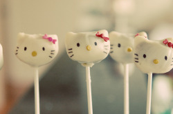 bscrap:  Hello Kitty!  by L’ Atelier Vi on Flickr. w 