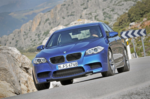 carpr0n: King of the hill Starring: BMW M5 (via autoblog.it)