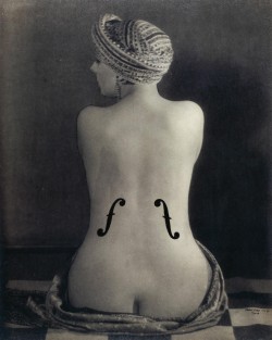 Maliciousglamour:le Violon D'ingres, 1924Photographer: Man Raymodel: Kiki De Montparnasse