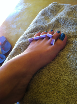 jennarationx:  This is for all you foot pervs