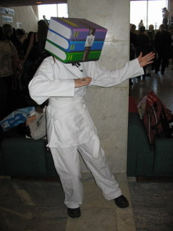 deathforamau5:  whencosplayfails:  When you just love to unzip files with Winrar.  INB4 a Winrar is you. 