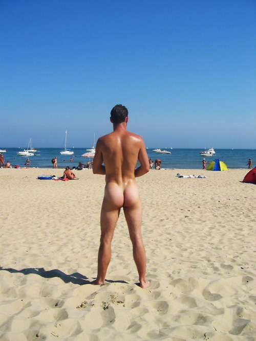 Sex Butt on the Beach  [ #gayporn #gay #porn pictures