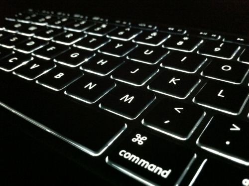 Porn nemoi:  Backlit keyboard (via kawabata) photos