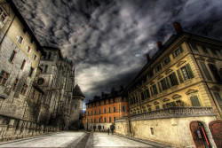 vilverin:  Place du Chateau by Omalorig on