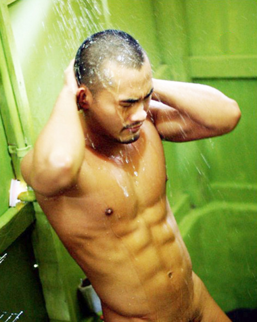 pinoyastig: Asian shower