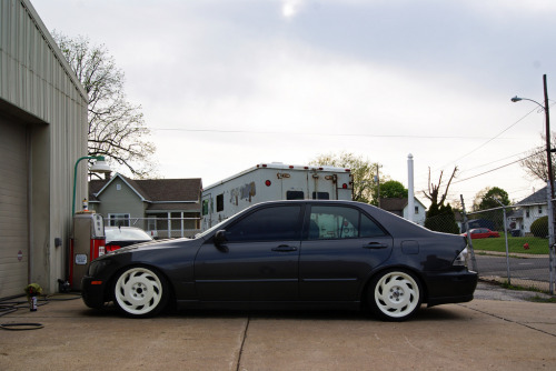 stancedautos:  i know i know, sawblades… but this IS pulls them off nicely!
