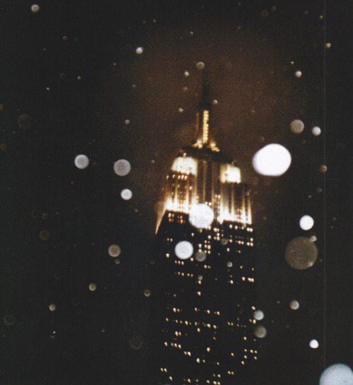 bloodglitterlust:  empire state  I’m missing New York like crazy. It’s an ache in my chest that I can ignore for a little while, but thinking too long about what it means to me only leads me to tears. 