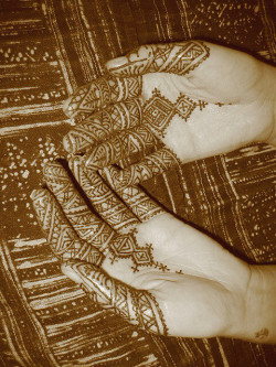 Boffomoroccanadventures:  Moroccan Henna. 