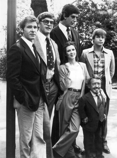 awesomepeoplehangingouttogether:  The cast of the original Star Wars trilogy 