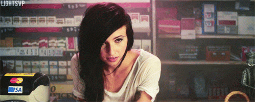 mylifewithoutyourlove:  Quando você sente medo pode fugir ou lutar. Na primeira