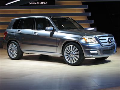 Funky design or not, I love it. The design looks so industrial to me (I have no idea if that makes sense) Defined lines and boxy shape make me ::squeal:: If I had the means, I would be driving it. Mercedes-Benz GLK 350.